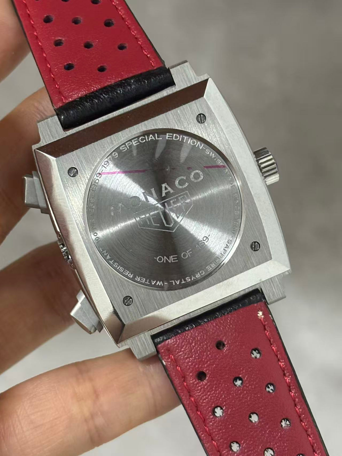 Men's Quartz Watch – 40mm [#TAG-MON]
