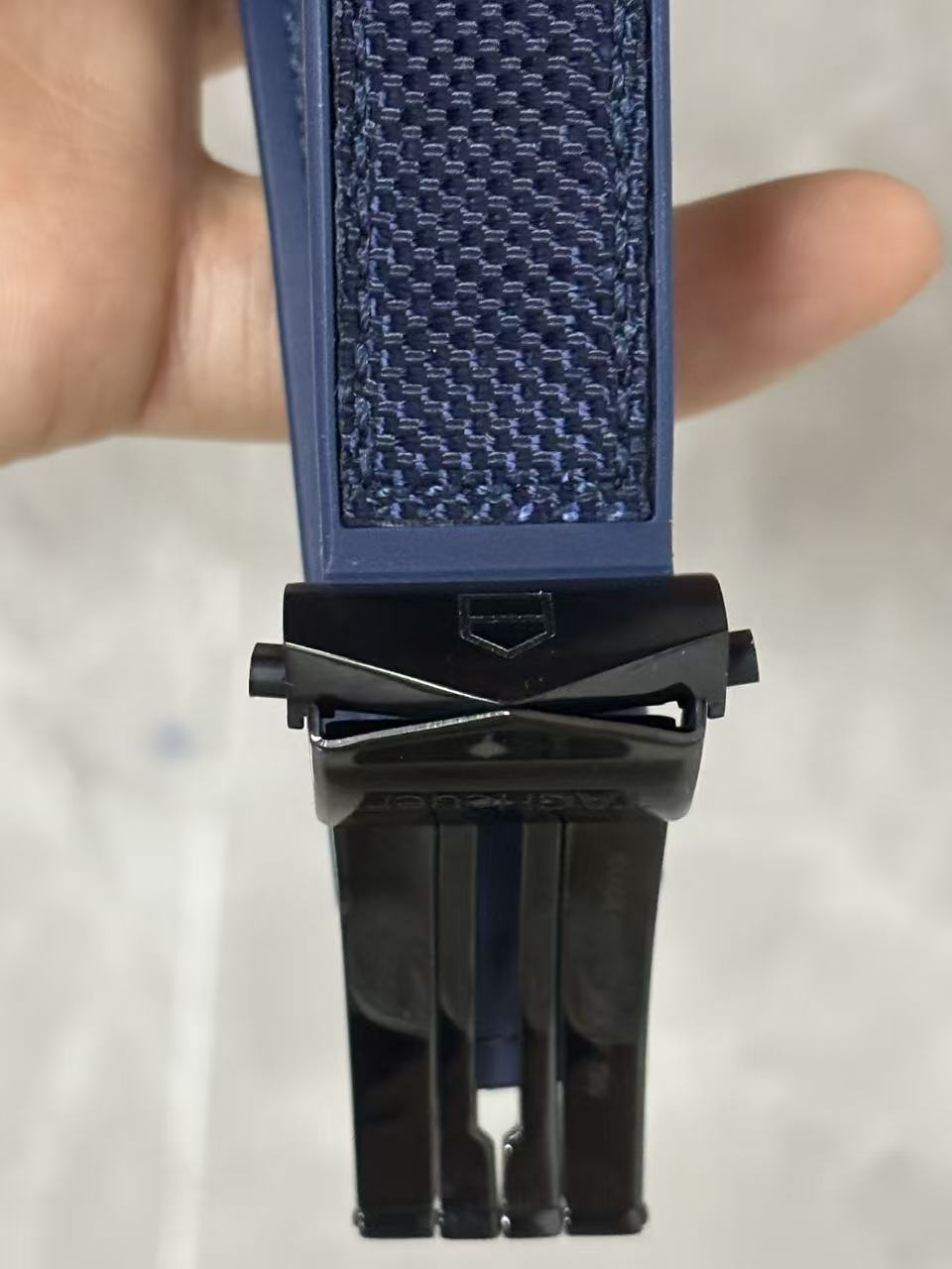 Men's Quartz Watch – 40mm [#TAG-MON]